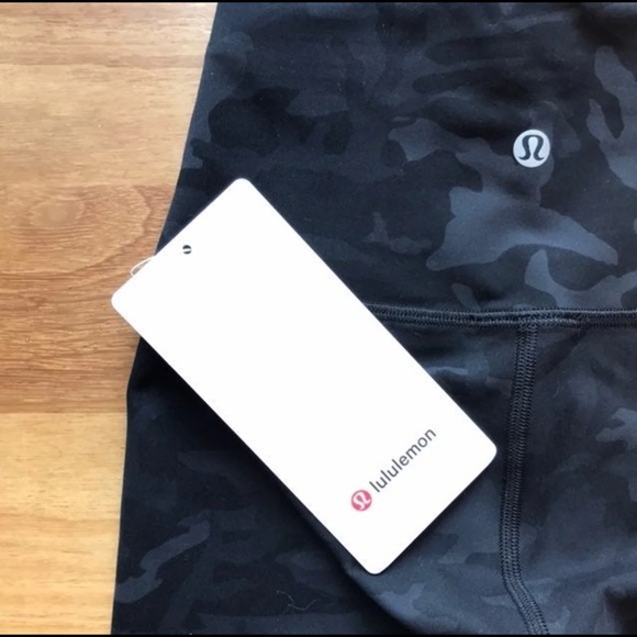 SOLD Wunder Train Shorts 6” Lululemon Size 2 - Picture 4 of 10